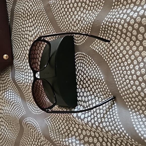 Authentic Prada sunglasses - Picture 3 of 4